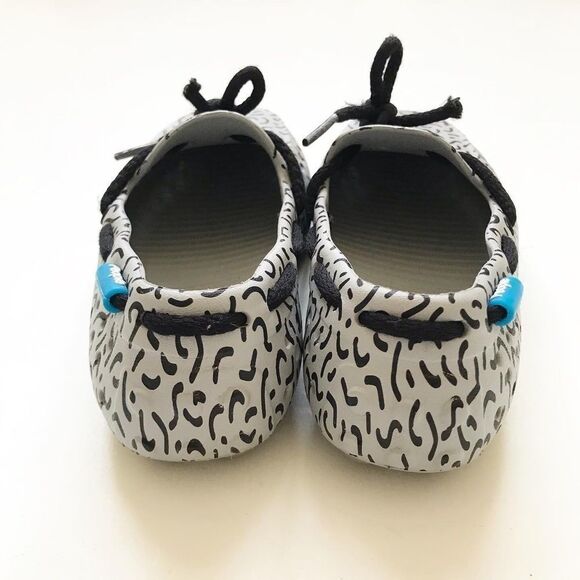 People gray loafer water shoes GUC size 11 - Picture 5 of 5